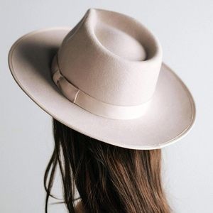 GIGI PIP Monroe Rancher in Ivory